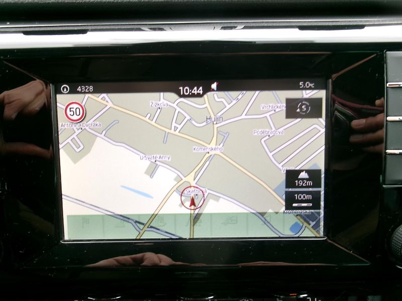 Škoda Superb (2015) 2,0TDI NAVI ACC 4x4 - fotka 26 z 36