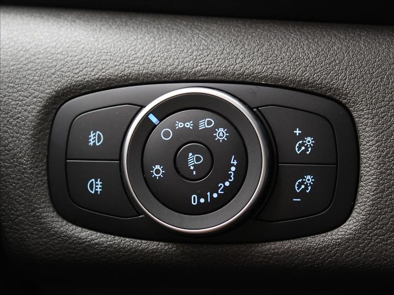 Ford Tourneo Custom 2,0 EBlue 136kW AT Titan. ČR - fotka 18 z 22