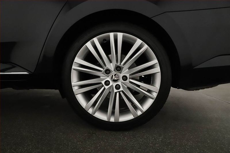 Škoda Superb (2020) Laurin&Klement 2.0 TDI - fotka 12 z 31