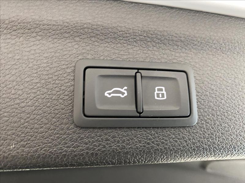 Audi Q3 1,5 35 TFSI S tronic - fotka 19 z 24