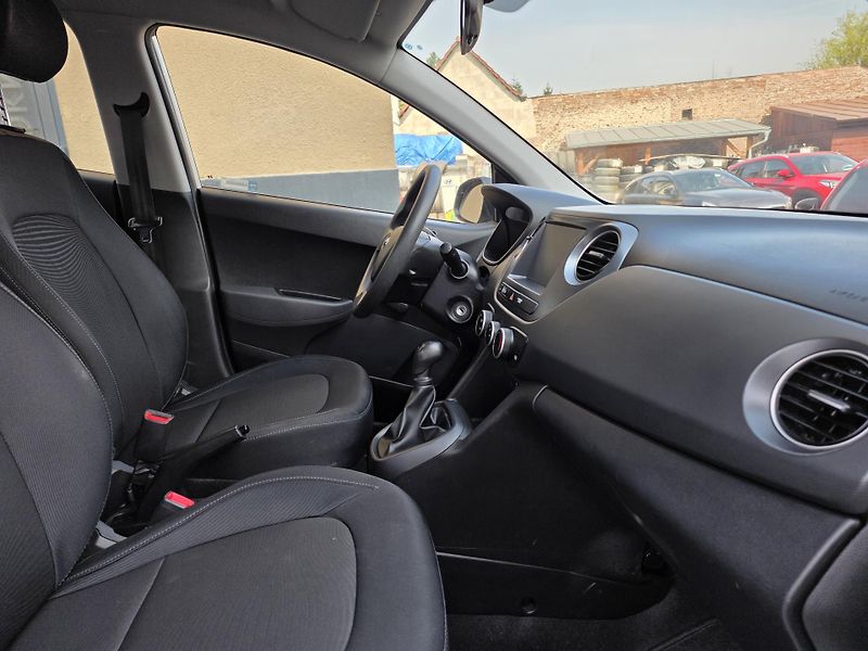 Hyundai i10 1.0-NÍZKÉ KM-ISOFIX-CENTRÁL - fotka 15 z 18