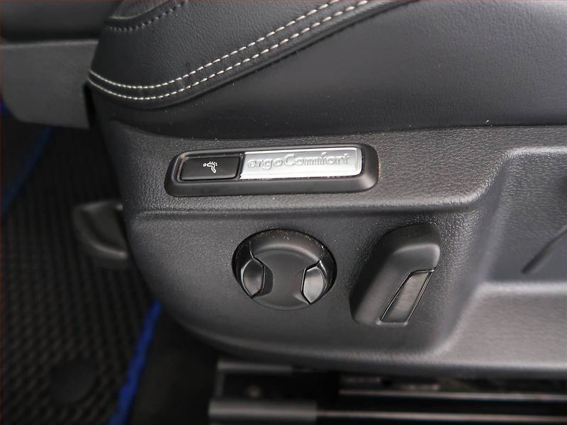 Volkswagen Passat (2019) R-Line 2.0 TDI, 4X4, Automat - fotka 19 z 26