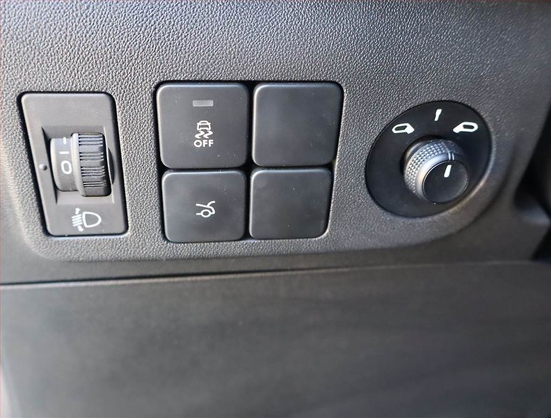 Peugeot 301 (2019) 1.6 VTi, Automat, Serv.kniha - fotka 18 z 19