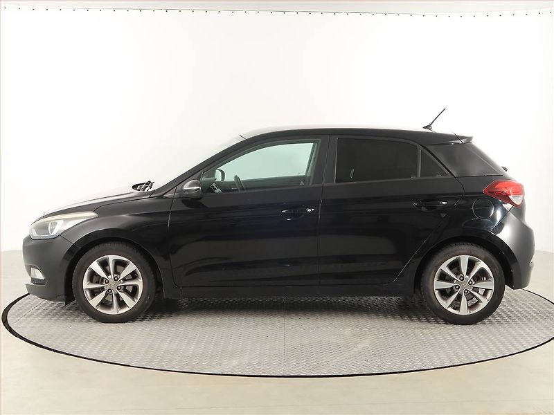 Hyundai i20 (2015) 1.1 CRDi, Serv.kniha, Tempomat - fotka 3 z 17