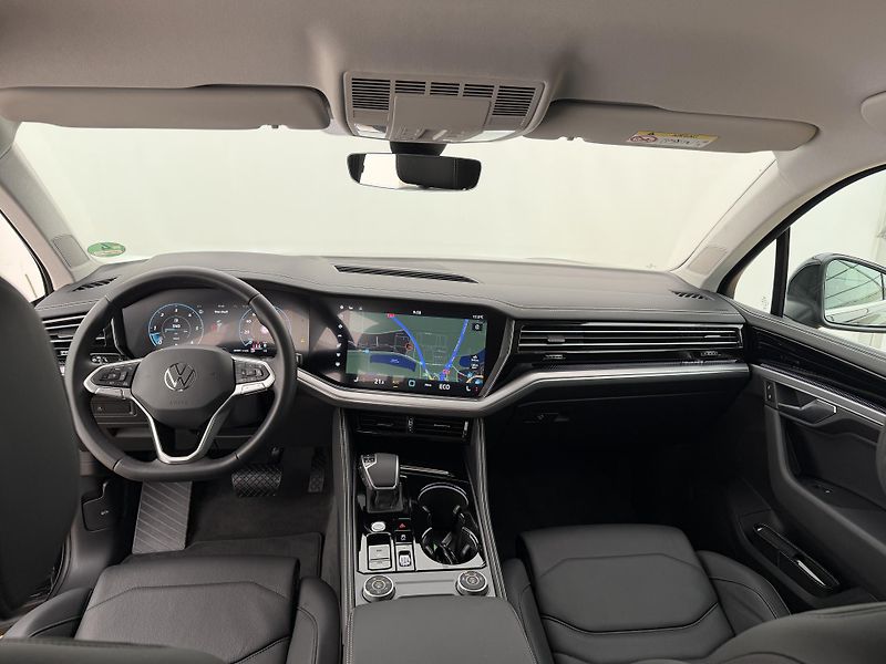 Volkswagen Touareg 3.0Tdi*1-MAJ*DPH*ELEGANCE* - fotka 22 z 49
