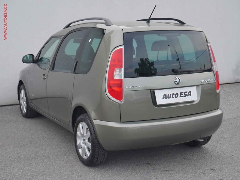 Škoda Roomster (2015) 1.2TSi, ČR, AC, výhřev sed - fotka 6 z 13