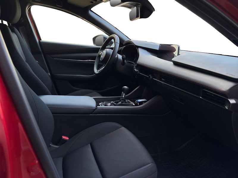 Mazda 3 (2026) G140/6MT/FWD/HOMURA - fotka 16 z 18