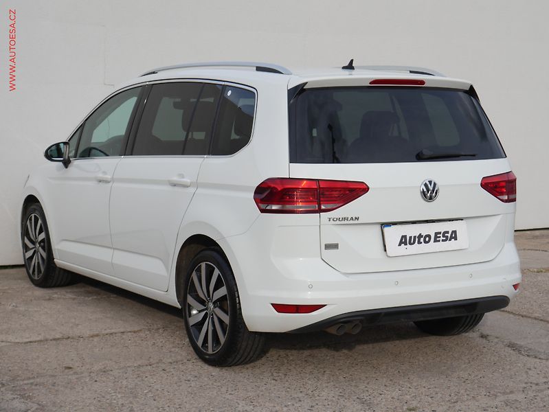 Volkswagen Touran (2016) 2.0TDi, ČR, Highline, LED - fotka 4 z 19
