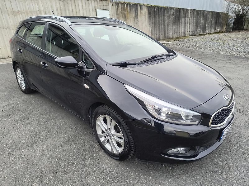 Kia Ceed (2013) 1.6 GDI 99KW/VYHŘ.VOLANT+SEDAD - fotka 7 z 49