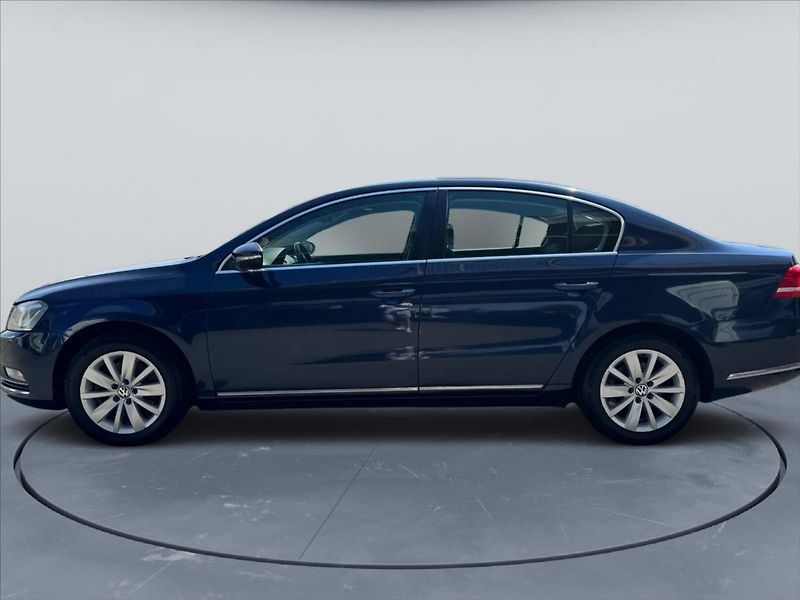 Volkswagen Passat 1,4 CNG, DPH, Kamery - fotka 4 z 20