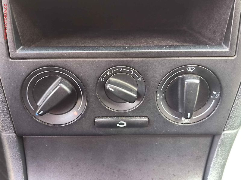 Škoda Octavia (2005) 1.6I, ČR, TZ, El.výbava - fotka 12 z 15