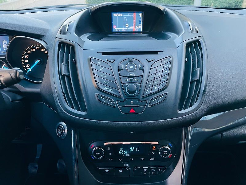 Ford Kuga 2.0TDCi MANUÁL TAŽNÉ SERVISKA - fotka 37 z 51
