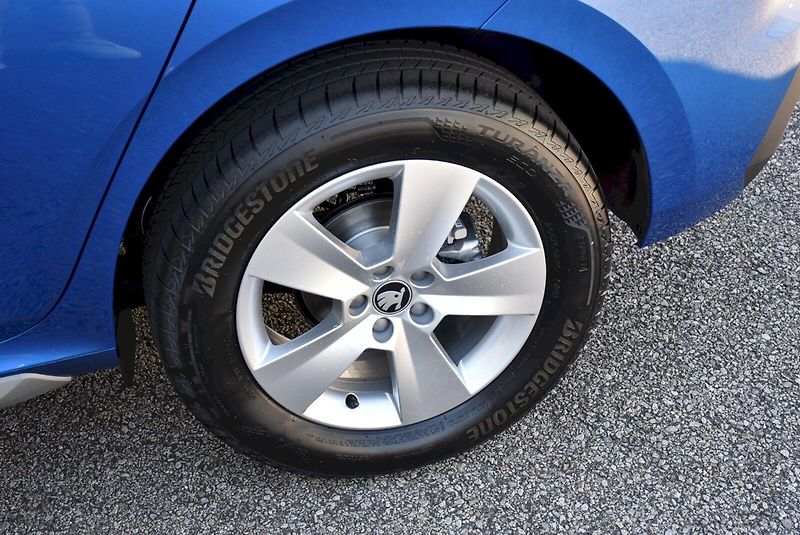 Škoda Kamiq (2025) Top Selection 1,0 TSI 85 kW 6- - fotka 31 z 33
