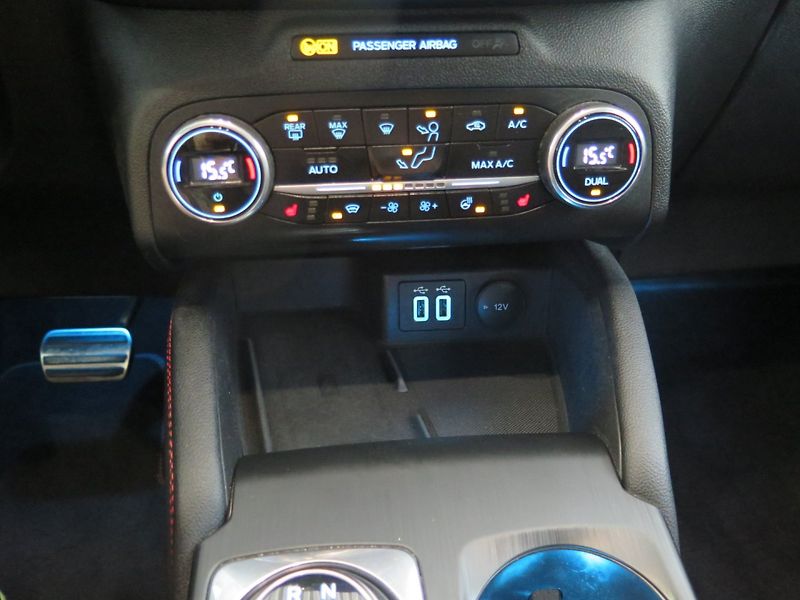 Ford Kuga (2021) 1.5TDCi,navi,360°,ST Line - fotka 11 z 50