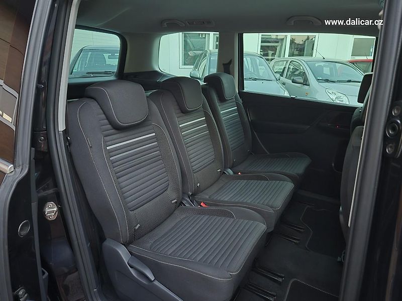 Volkswagen Sharan (2014) 2.0TDi 130KW Comfortline CUP - fotka 43 z 48