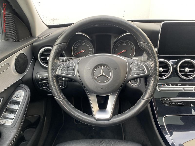 Mercedes-Benz Třídy C (2016) 2.2CDi, AT, park. kamera - fotka 11 z 22