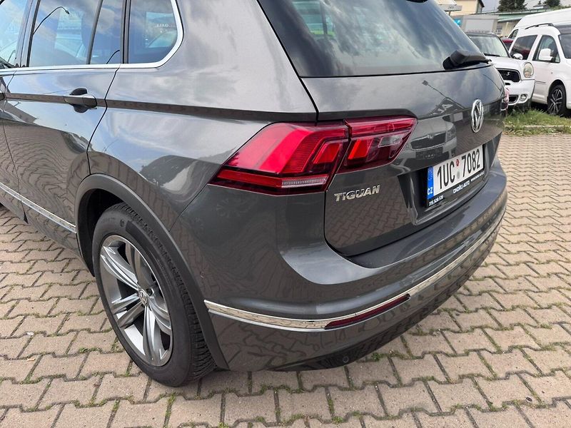 Volkswagen Tiguan (2020) R-LINE 1,5 TSI 110 KW 1. MAJ - fotka 13 z 50