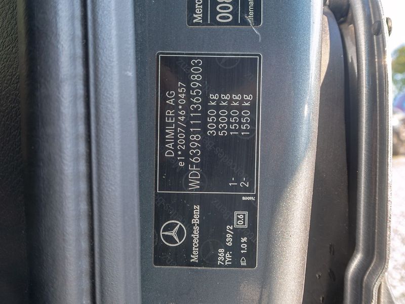 Mercedes-Benz Viano (2011) 3.0CDI 165KW NAVI – 8 SEDADEL - fotka 40 z 44