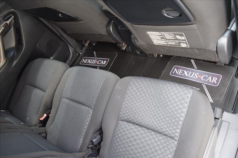 Toyota Verso 1,6 i 97KW NÍZKÉ KM 2XKOLA - fotka 20 z 48