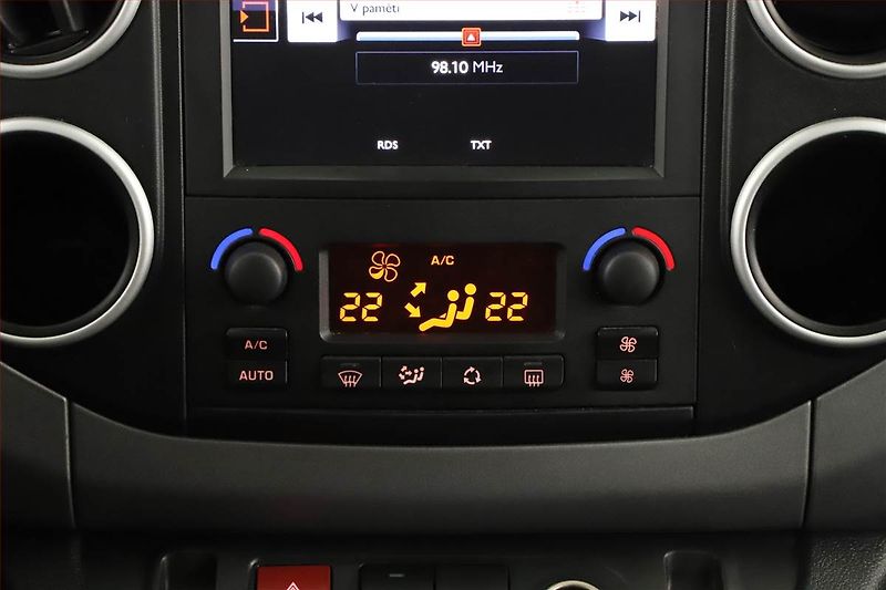 Citroën Berlingo (2017) Shine 1.6 BlueHDi, 5Míst, ČR - fotka 13 z 15