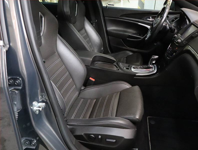 Opel Insignia (2016) 2.8 T OPC, 4X4, Automat, Kůže - fotka 9 z 27