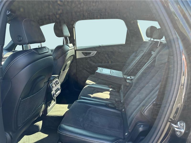 Audi Q7 50 TDI QUATTRO 210 KW - fotka 12 z 25