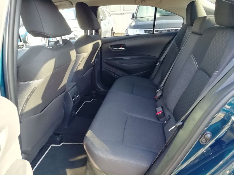 Toyota Corolla 1,8 HEV e-CVT Style - fotka 6 z 21