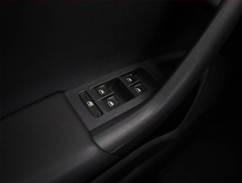 Škoda Octavia (2014) RS 2.0 TDI, Serv.kniha, Xenony - fotka 16 z 18