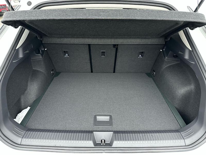 Volkswagen T-Roc (2025) Life 1,5 eTSI 85 kW 7DSG - fotka 16 z 22