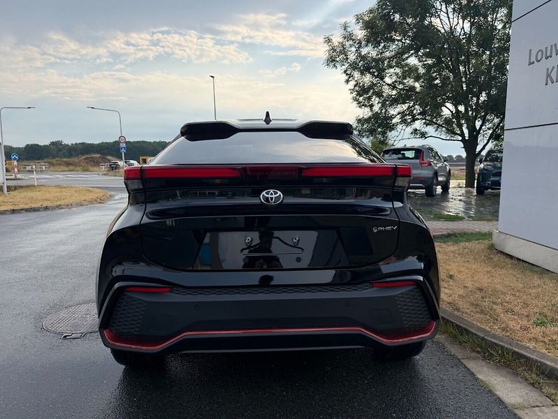 Toyota C-HR 2.0 PHEV Tokio edition - fotka 5 z 10