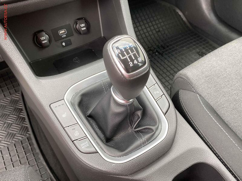 Hyundai i30 (2021) 1.5 T-GDi, ČR, Smart, LED - fotka 16 z 19