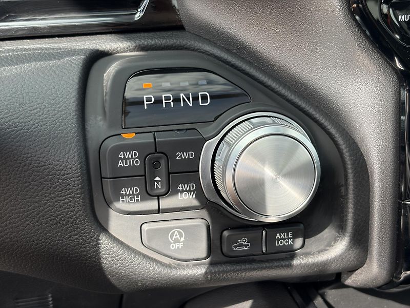 RAM 1500 (2026) Rebel 5.7 V8 Hemi 2026 - fotka 23 z 37
