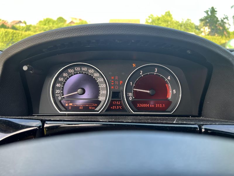 BMW Řada 7 3.0 170KW,MAX VÝBAVA,T.Z - fotka 37 z 46