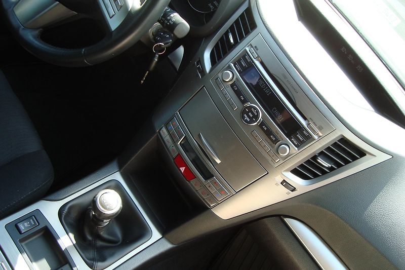 Subaru Outback (2011) 2.0 D,AWD,ČR, 2.Maj.Servis.Kn. - fotka 55 z 76