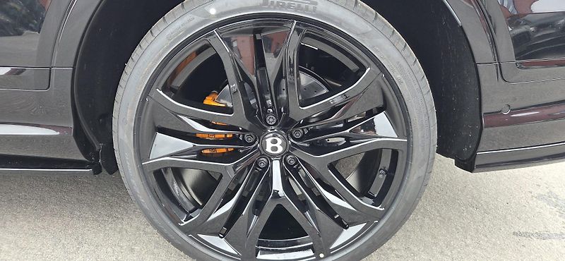 Bentley Bentayga 4.0 V8 Speed 4WD,Rezervace - fotka 10 z 16