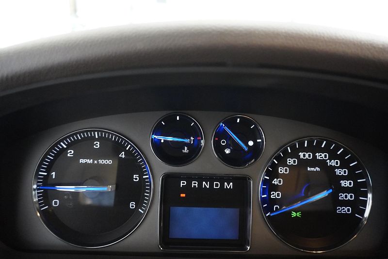 Cadillac Escalade 6,2I V8 4WD AUT. - fotka 19 z 32