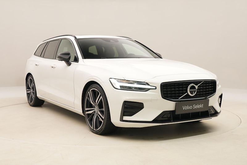 Volvo V60 B4 DARK PLUS AUT  - fotka 15 z 45