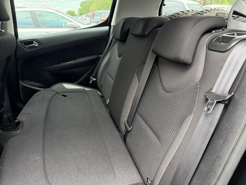 Peugeot 308 1.6 HDI - fotka 12 z 23