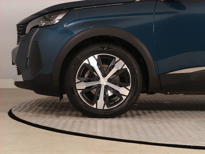 Peugeot 5008 (2022) 1.5 BlueHDi - fotka 15 z 23