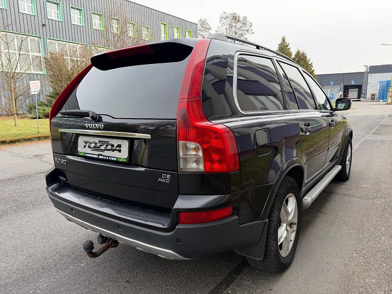 Volvo XC90 2,4 D5 AWD / 1.maj. / ČR / - fotka 5 z 26