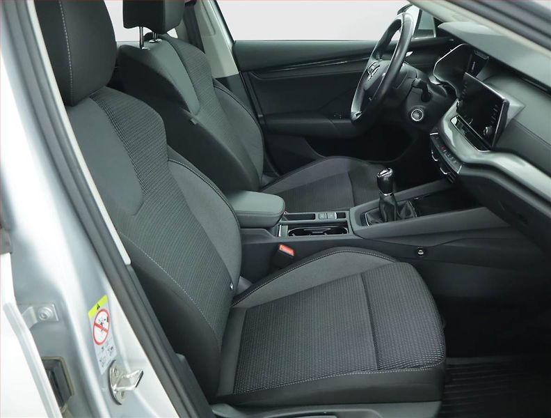 Škoda Octavia (2022) Ambition 2.0 TDI, ČR,1.maj - fotka 9 z 19