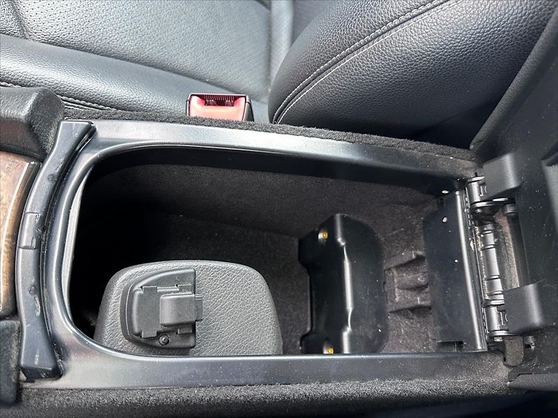 Mercedes-Benz Třídy E E 320 CDI Avantgarde - fotka 29 z 32