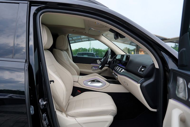 Mercedes-Benz GLS 580 4Matic/AMG/21/HUD/ČR - fotka 29 z 49