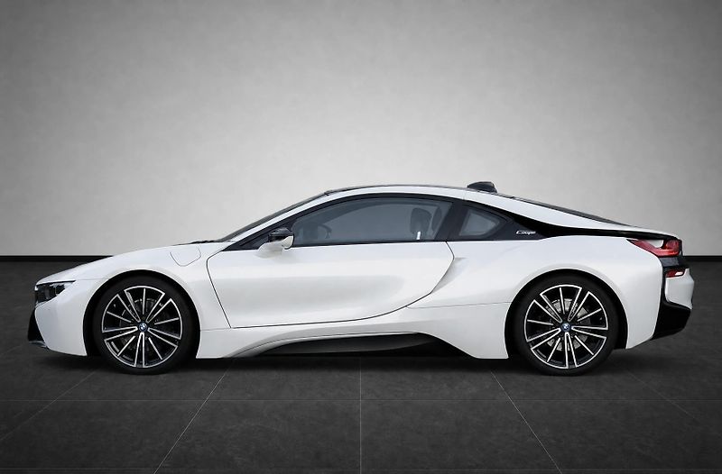 BMW i8 Coupe, Facelift, Lasery - fotka 2 z 28