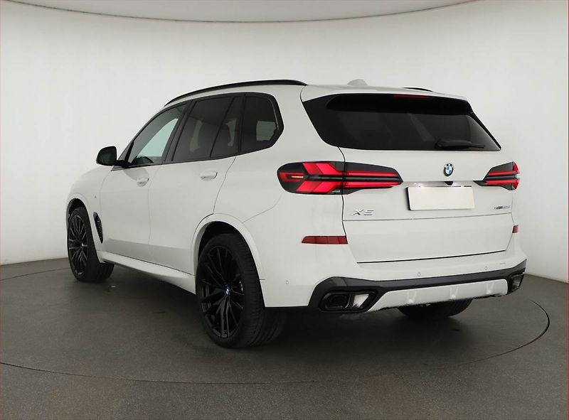 BMW X5 (2025) xDrive30d, M Paket, FullLed - fotka 4 z 31
