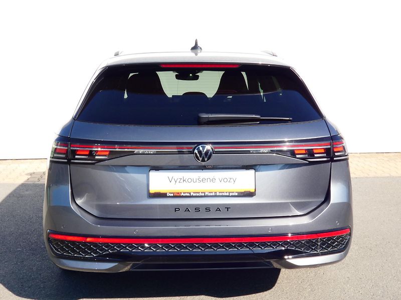 Volkswagen Passat (2024) R-Line 2.0 142KW 4MOTION - fotka 15 z 30