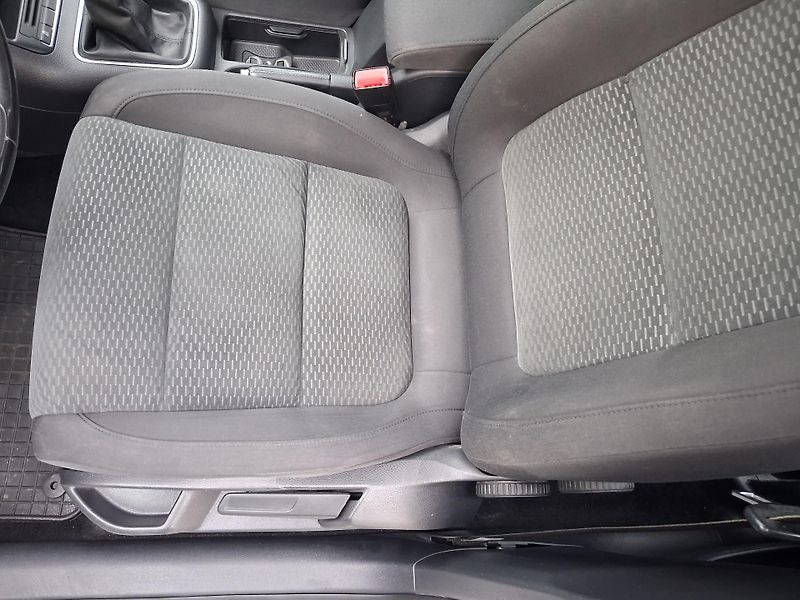 Volkswagen Golf Plus (2013) 1,2TSi SERVISKA NOVÁ STK ! - fotka 33 z 46