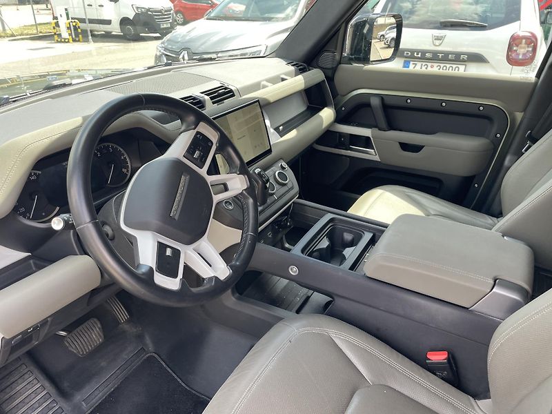 Land Rover Defender (2022) D 300 SE AWD  - fotka 9 z 19
