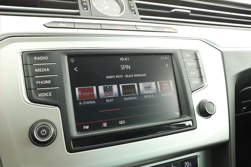 Volkswagen Passat (2016) 2.0 TDI, Automat, Serv.kniha - fotka 9 z 14