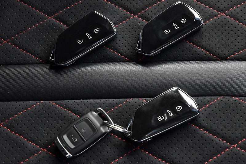 Škoda Octavia RS 2.0 TDI 147 kW DSG 4X4, ČR - fotka 49 z 50
